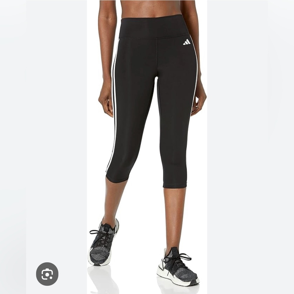 Adidas NWT women’s black training essentials 3-stripes high waisted 3/4 tights L